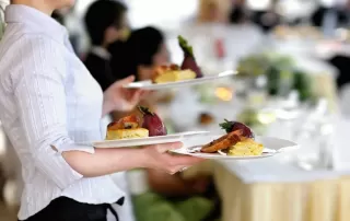 https://gothamcateringnyc.com/wp-content/uploads/2020/03/what-type-of-food-does-a-new-york-catering-company-provide-320x202.webp