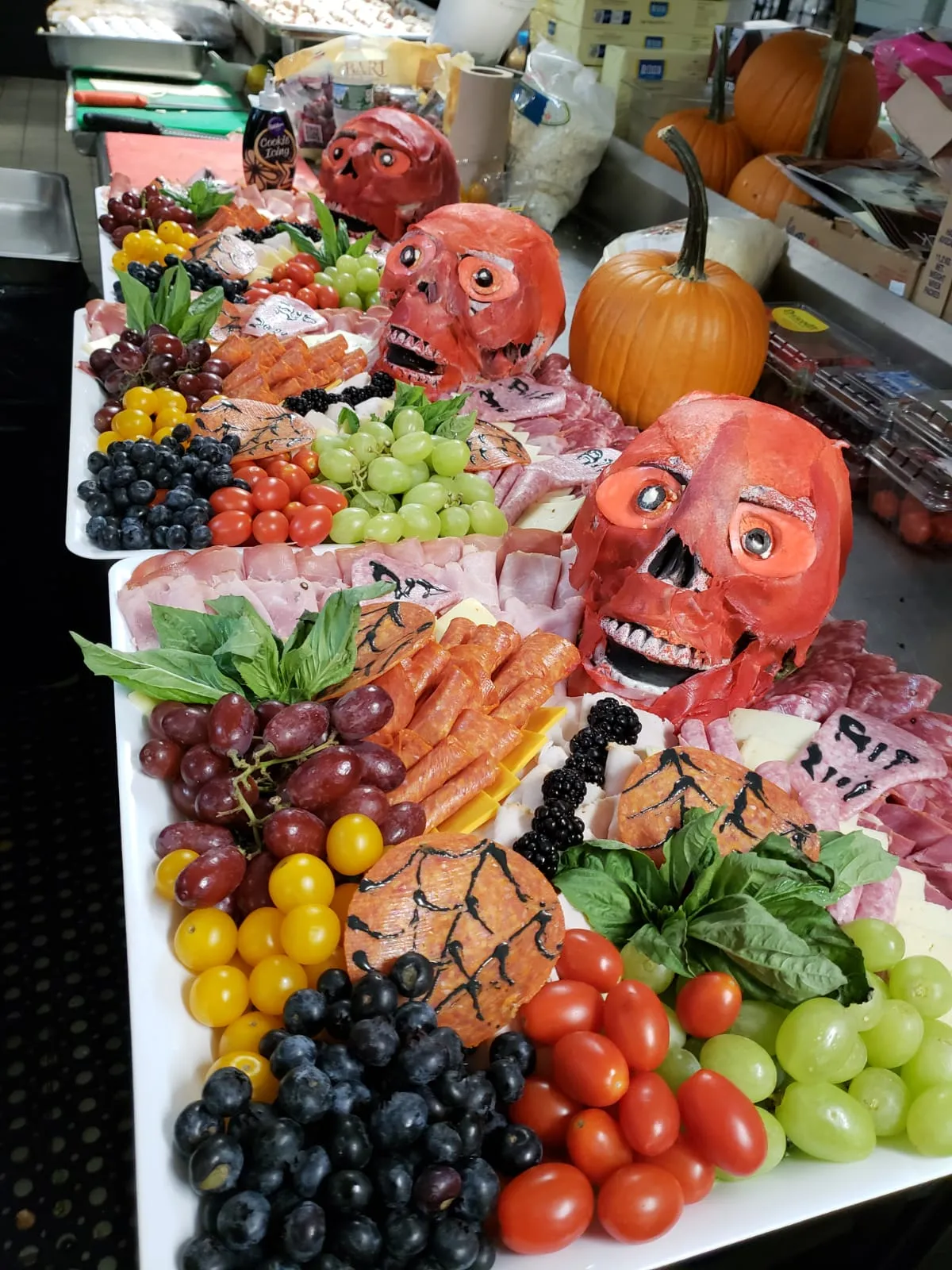 HALLOWEEN CATERING MENU Sklus antipasto