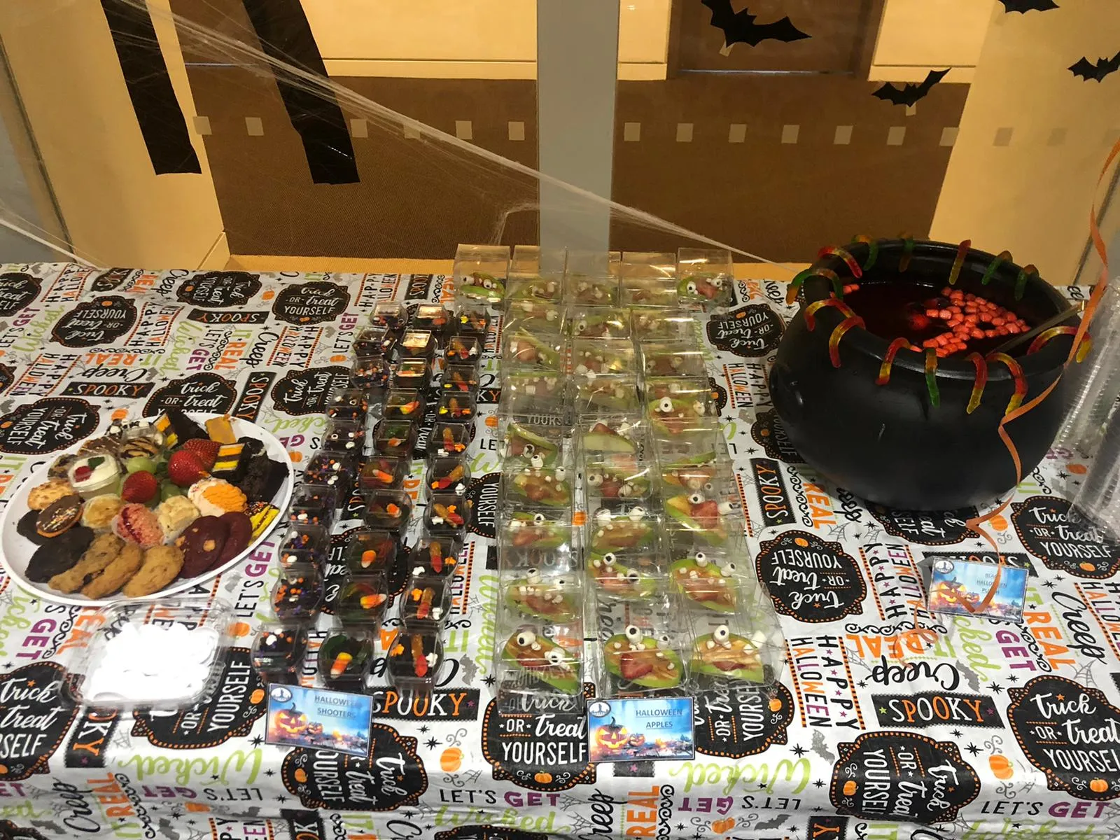 HALLOWEEN CATERING MENU Tables Display