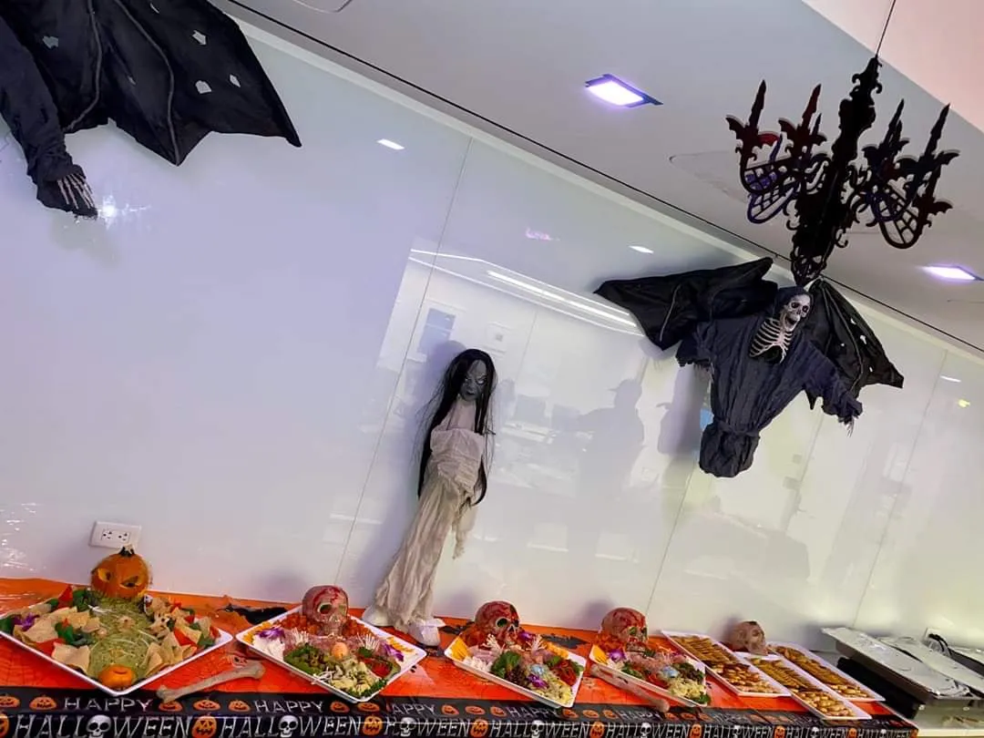 HALLOWEEN CATERING MENU whole display (2)