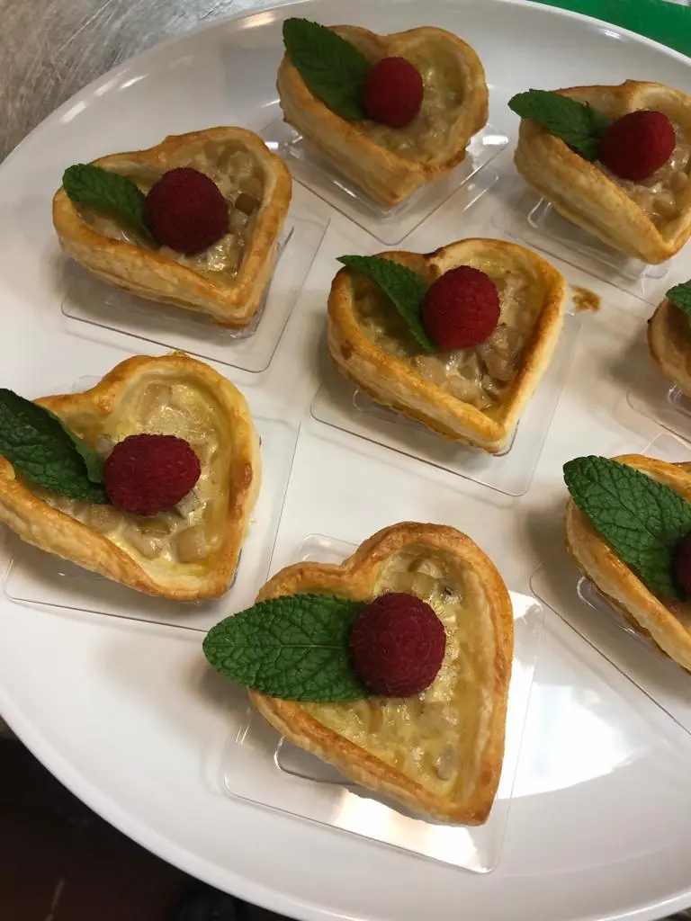 valentine’s day Appetizers Brie And Raspberries
